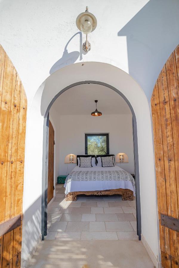 Cisternino Villa In Olive Groove Exterior foto